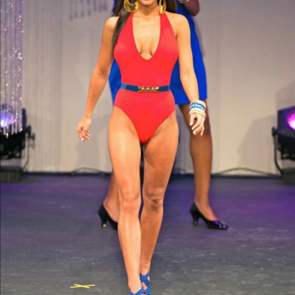 Tara Grinna one piece backless swim